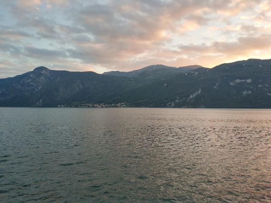 le case di Giulia Abbadia Lariana Esterno foto