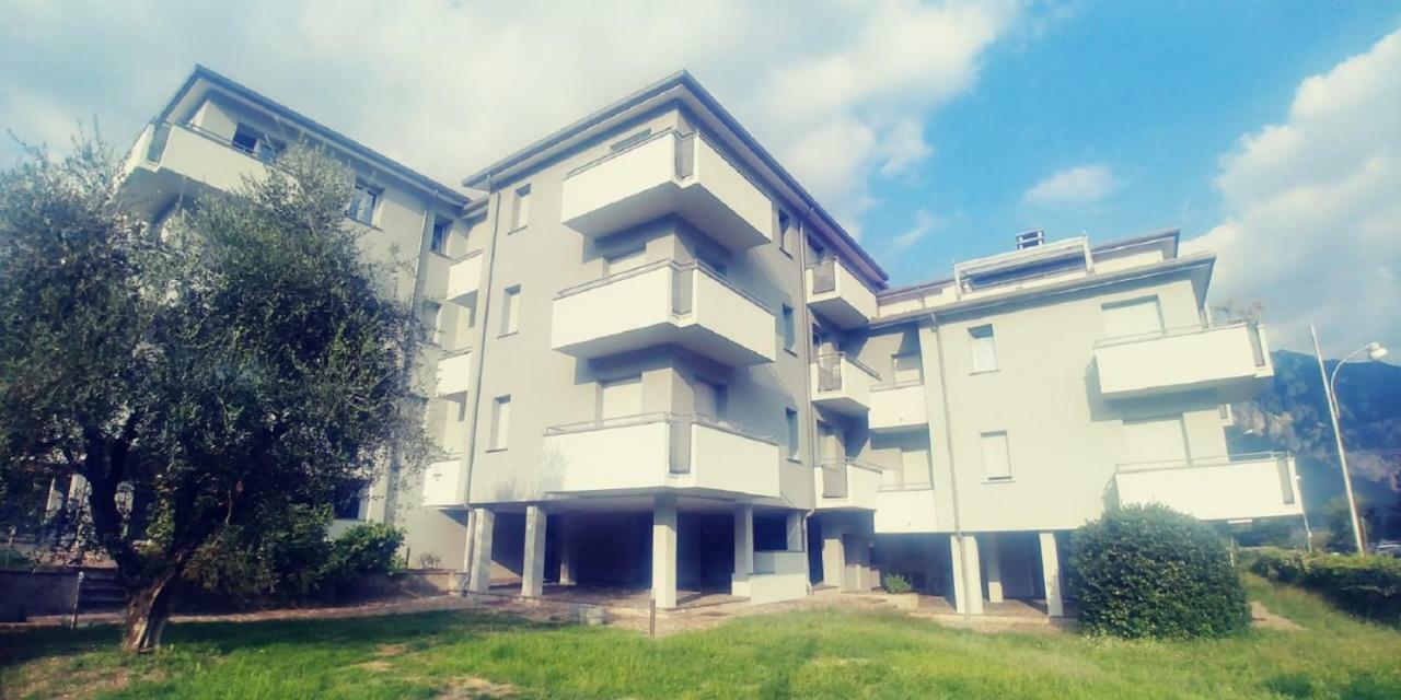le case di Giulia Abbadia Lariana Esterno foto
